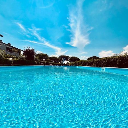 Perseo Apartment - 200M Dal Lago Di Garda Sirmione Bagian luar foto