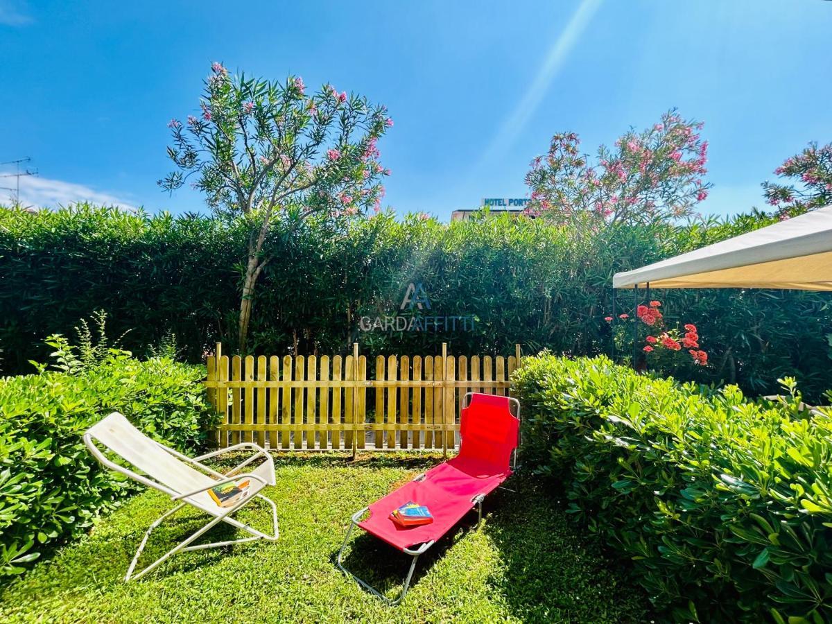 Perseo Apartment - 200M Dal Lago Di Garda Sirmione Bagian luar foto